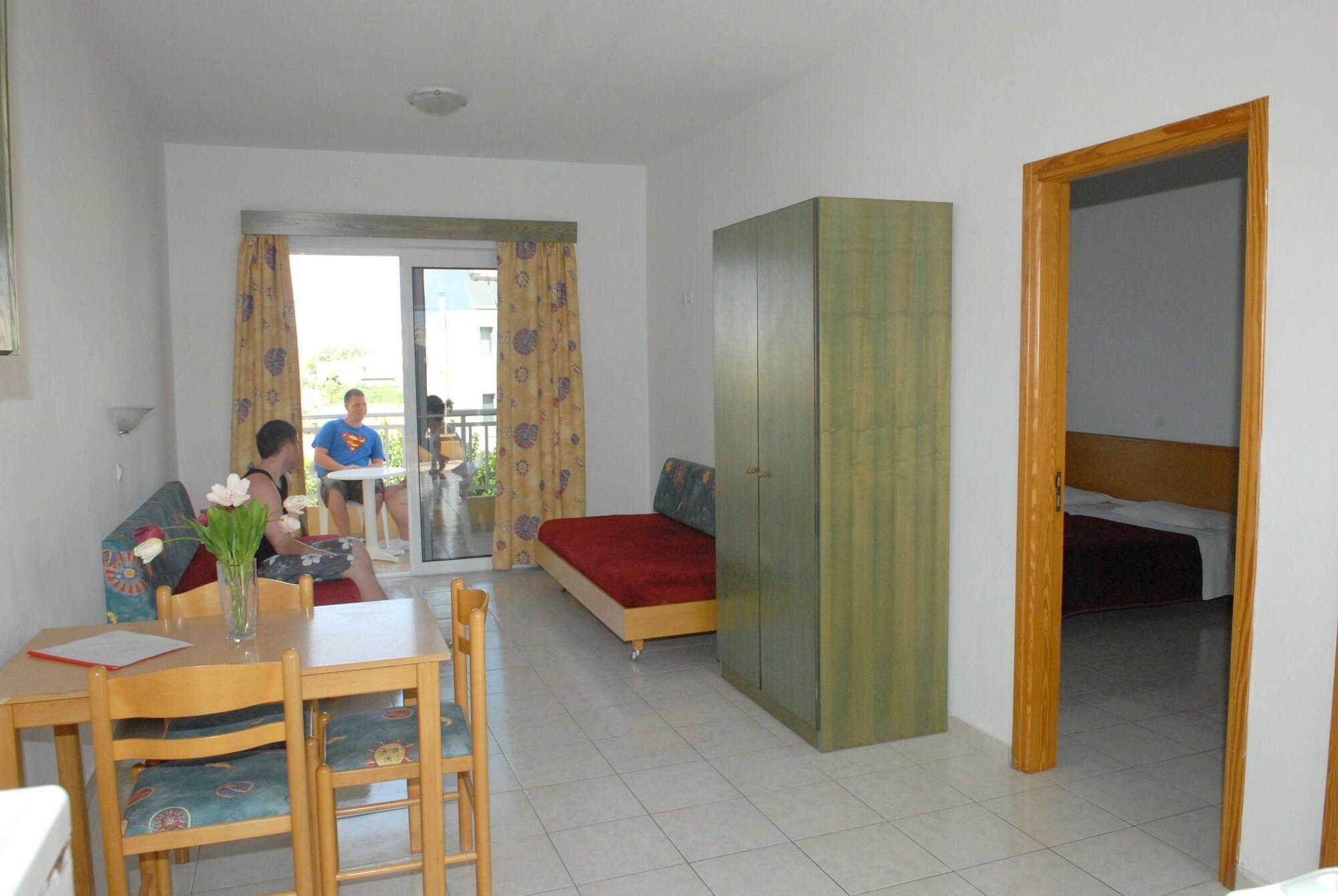 Barbie Hotel Apartments Ялисос Екстериор снимка