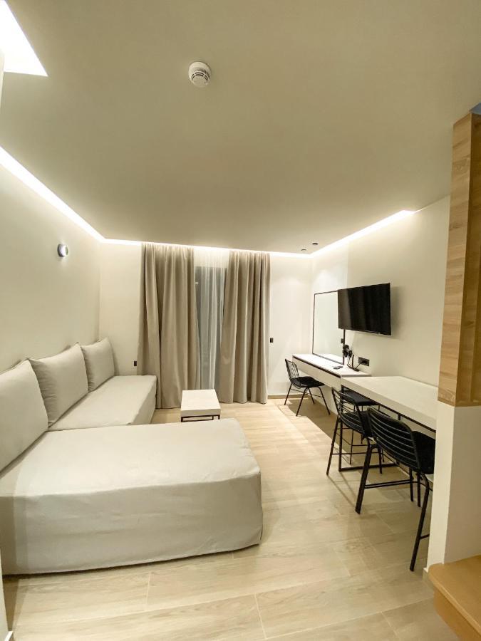 Barbie Hotel Apartments Ялисос Екстериор снимка