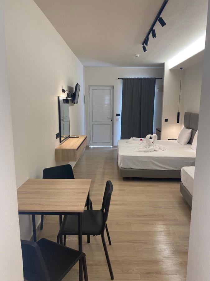 Barbie Hotel Apartments Ялисос Екстериор снимка