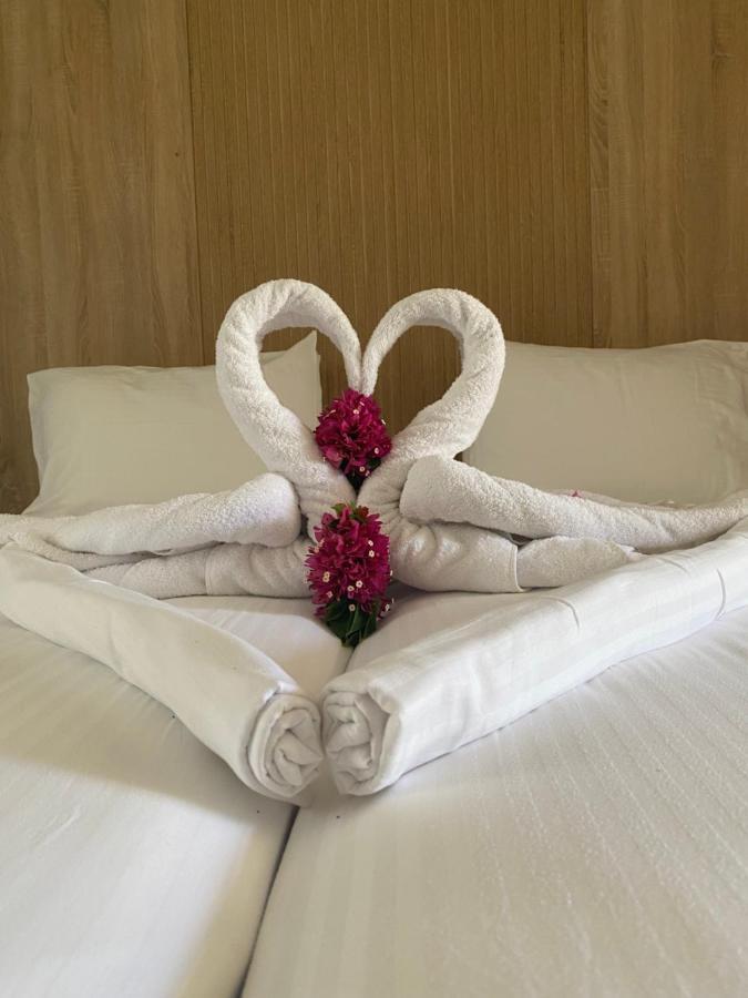 Barbie Hotel Apartments Ялисос Екстериор снимка