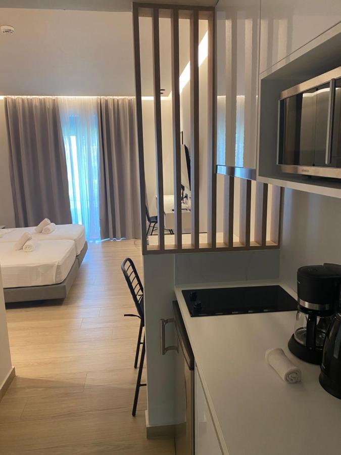 Barbie Hotel Apartments Ялисос Екстериор снимка