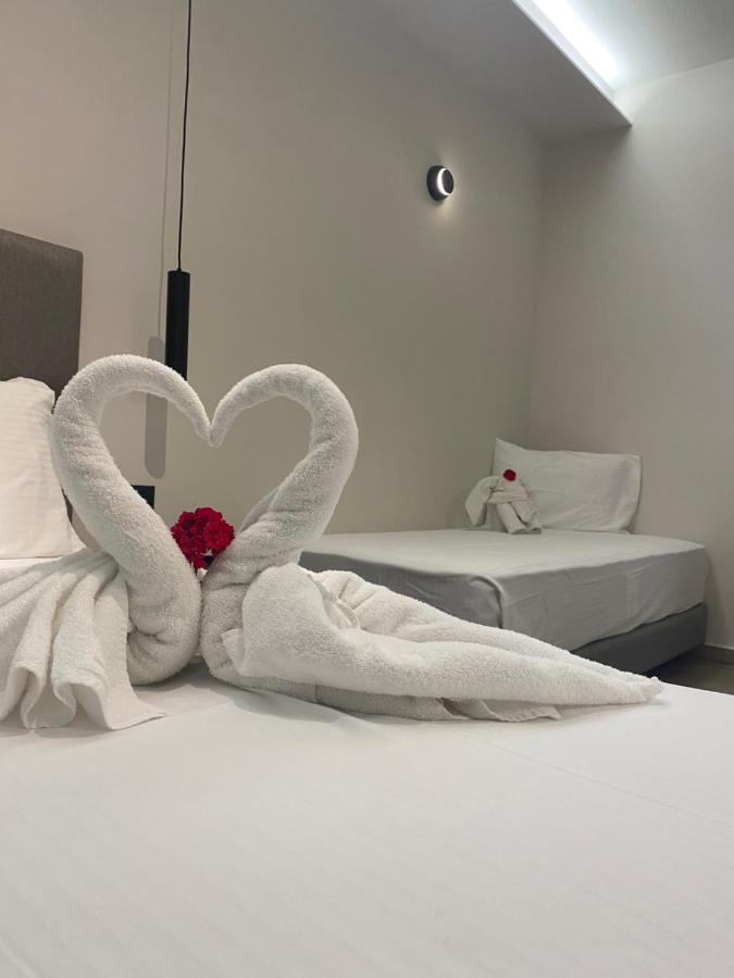 Barbie Hotel Apartments Ялисос Екстериор снимка
